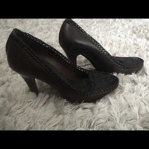 Burberry leather heels